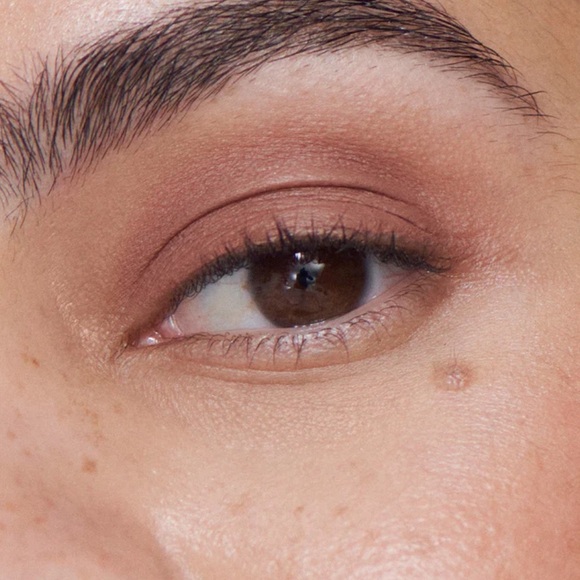 ILIA Liquid Powder Eye Tint in Tannin a rich brown cream to powder award winning - Picture 5 of 10